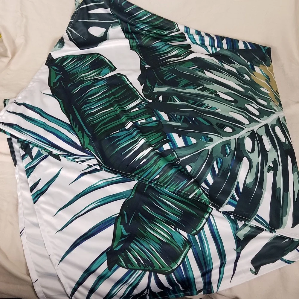 Tropical Palm Leaf Tablecloth 58x100 White Green Excellent Nylon Rectangular